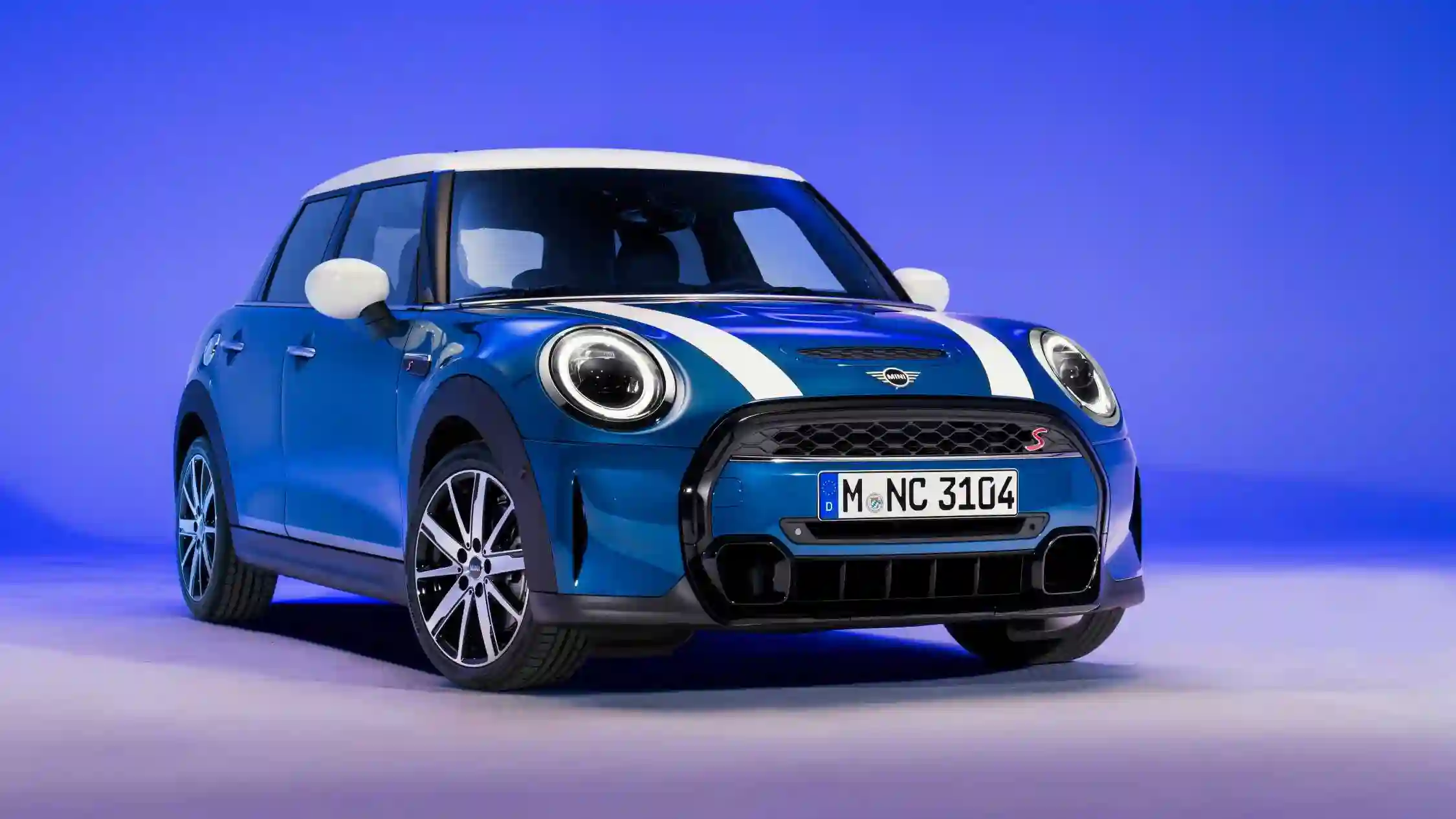 Новая операционная система и передовые цифровые сервисы для MINI 3 двери и MINI 5 дверей