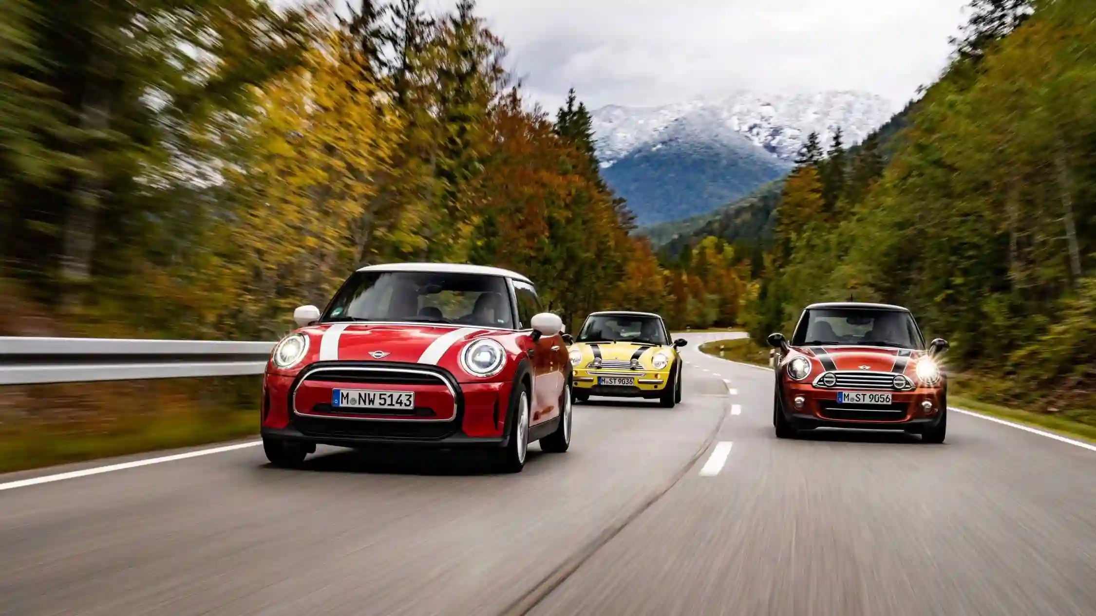 MINI Cooper – синоним удовольствия от вождения на протяжении 60 лет.